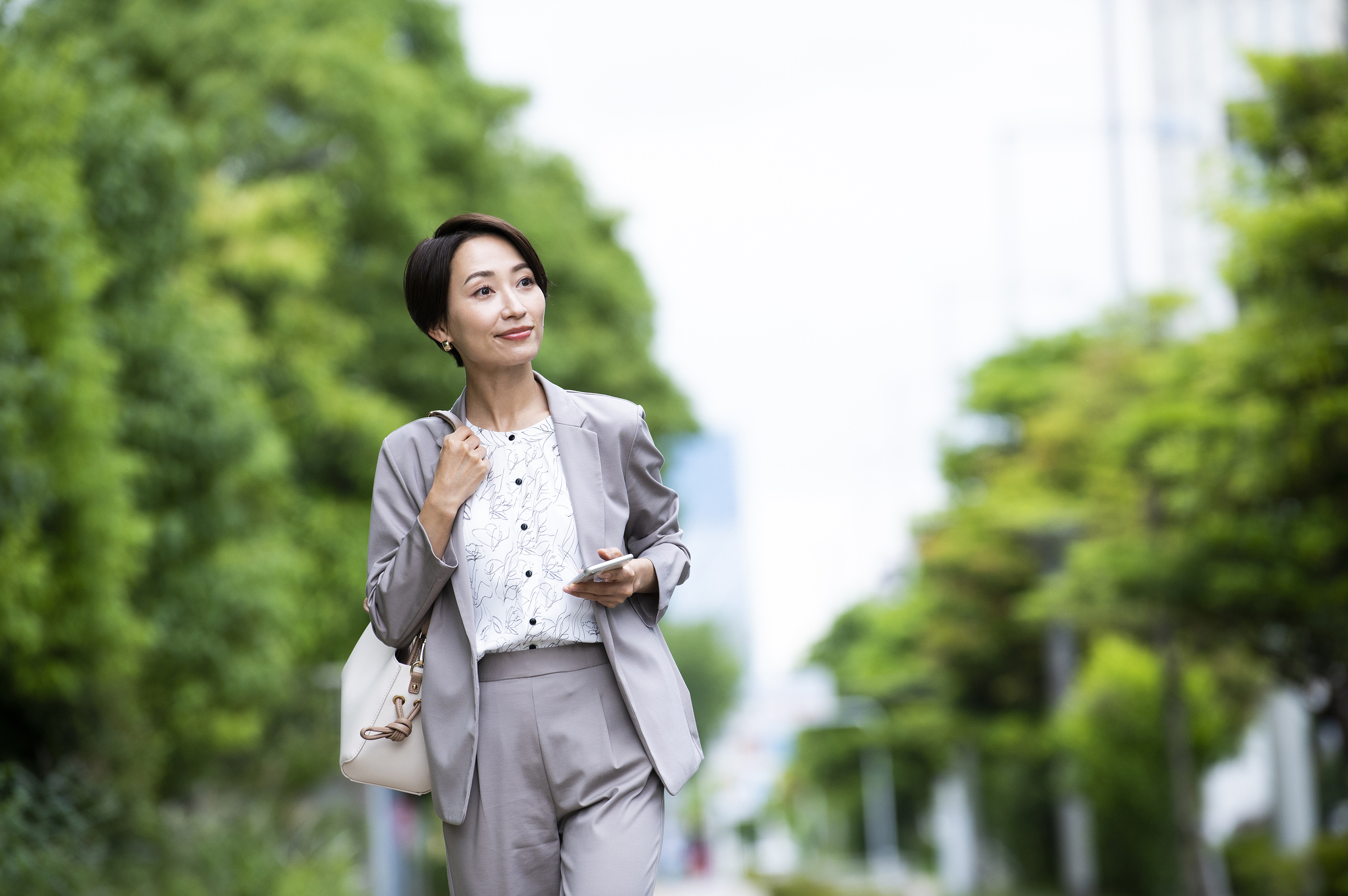 40代パンツコーディネート女性