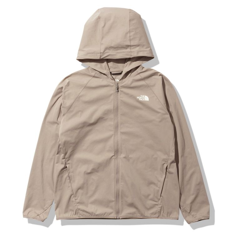 アウトドアで活躍するフード付き