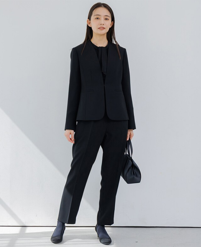 サイズ選びは「美しく動けること」が大切　【WEB別注】【喪服・礼服】3点セット/ブラックフォーマルスーツ/洗える/七五三/オールシーズン