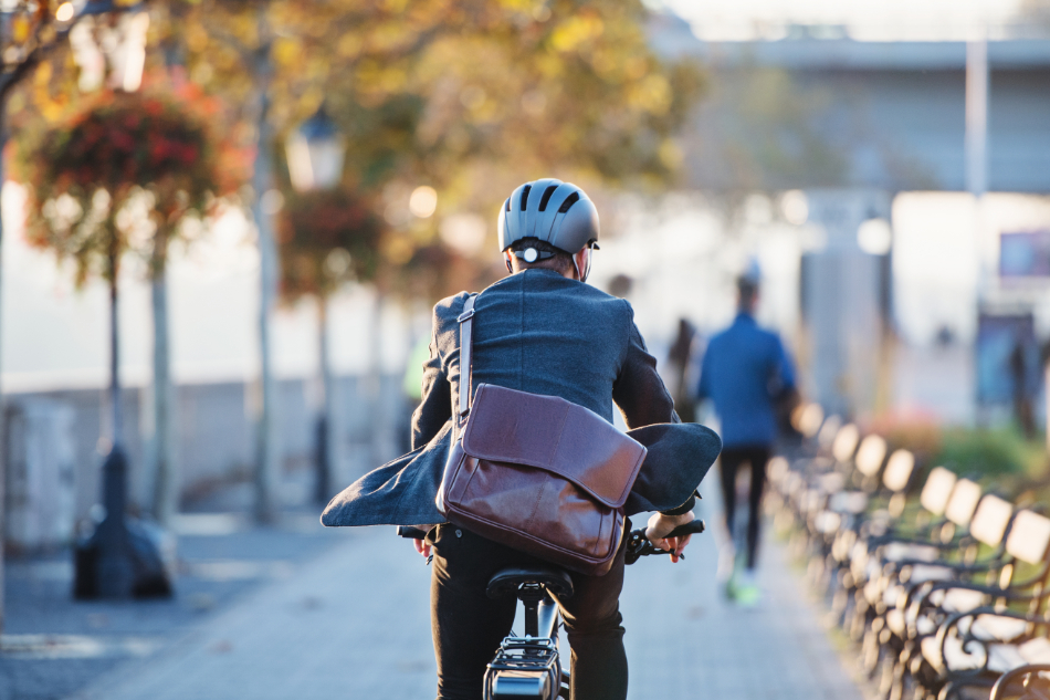 メッセンジャーバッグ 自転車通勤やサイクリングにもおすすめ ファッション通販 マルイウェブチャネル