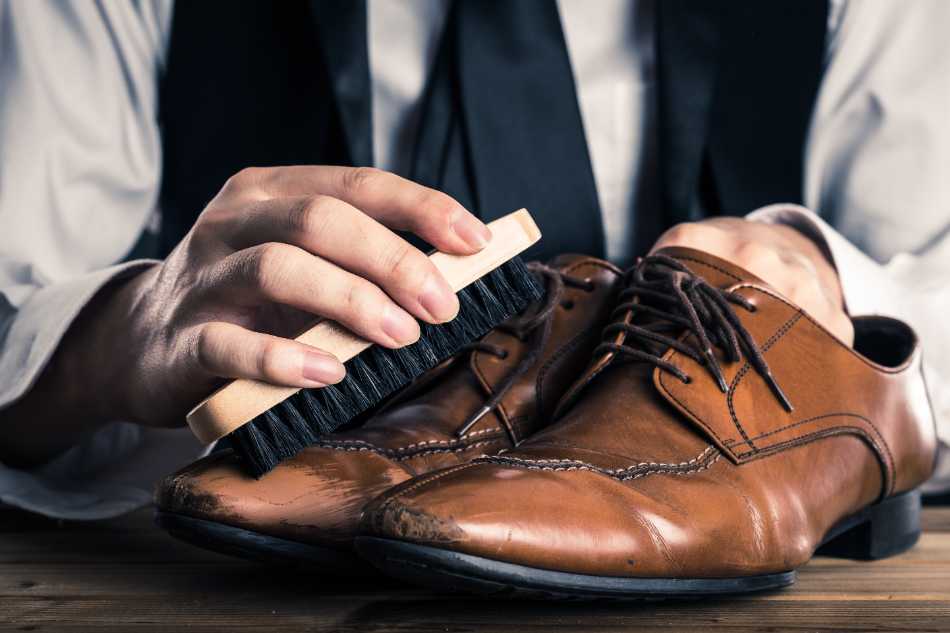 初心者でもできる革靴のお手入れ方法｜おすすめのお手入れセットを紹介