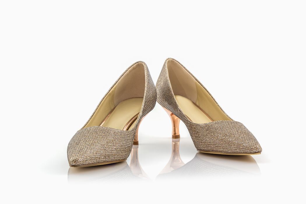 結婚式にはどんな靴が正解？マナー・NGポイント・ドレスに合わせるコツも紹介！