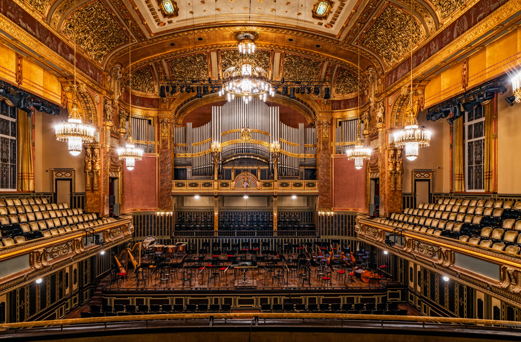 コンサートに着ていく服は？おすすめの服装とマナーについて解説