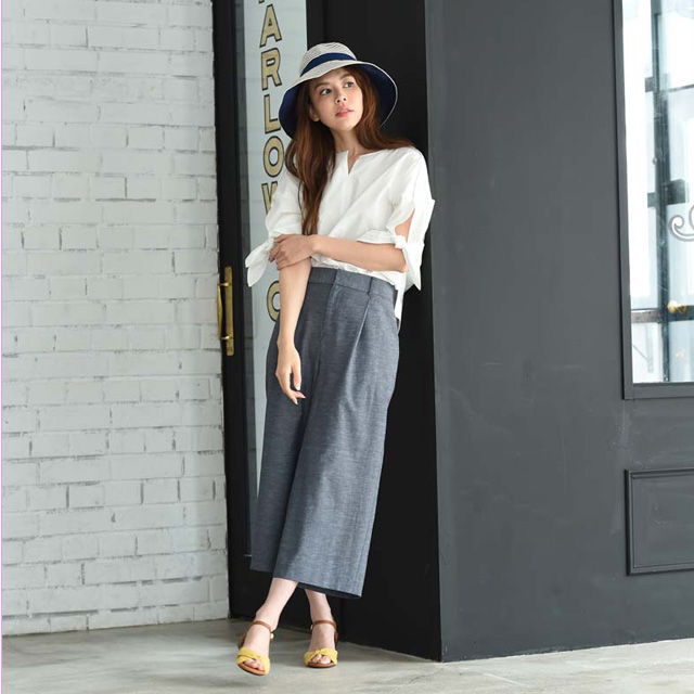 03　袖リボンブラウスのコーデ