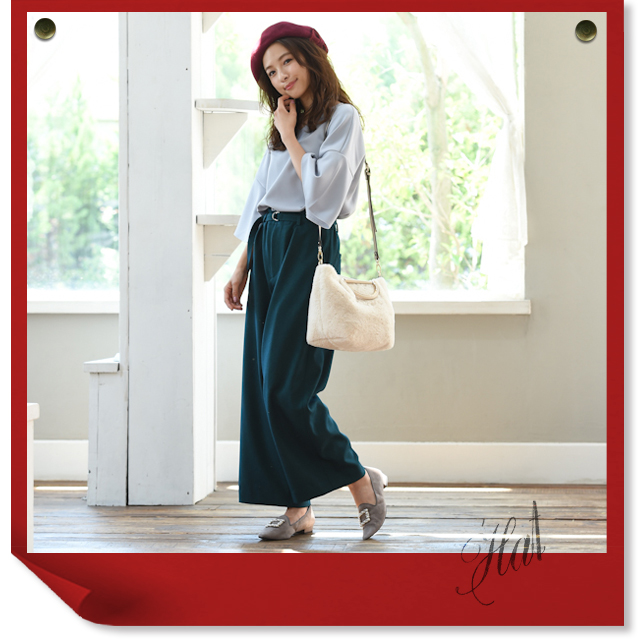 赤の帽子のコーディネート