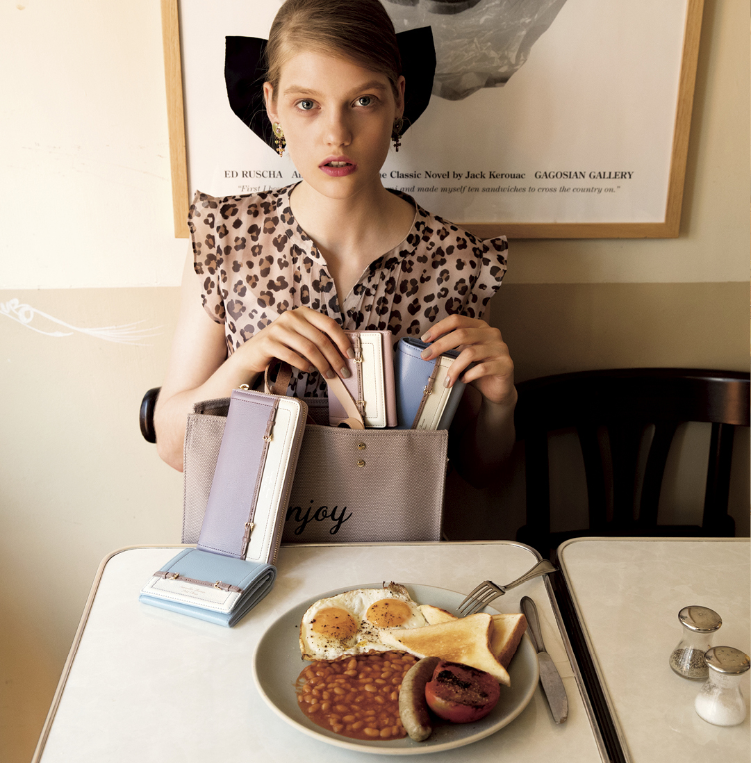 優秀美人スーツ　1