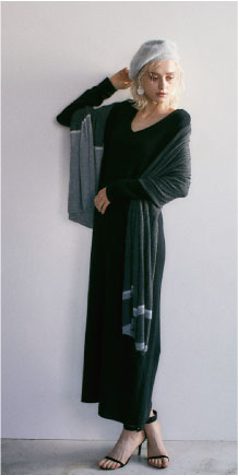 ストール付ニットワンピース