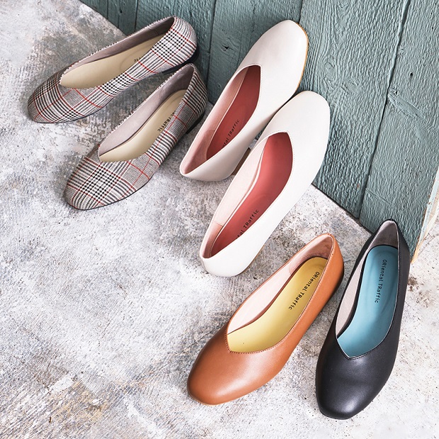 Ｖカットフラットパンプス