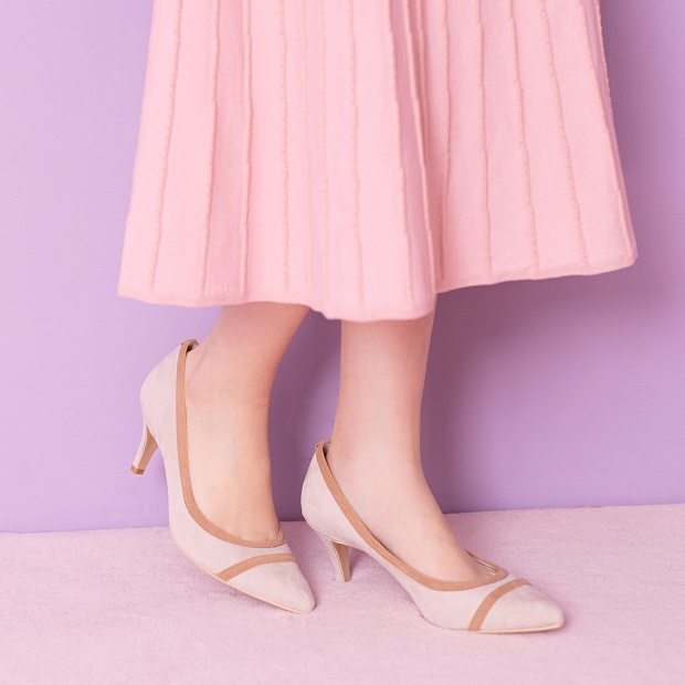 切り替えパンプス