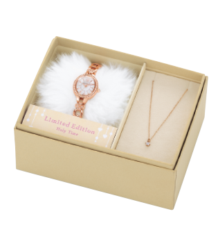 ネックレスが付いた2016年のクリスマス限定モデル。